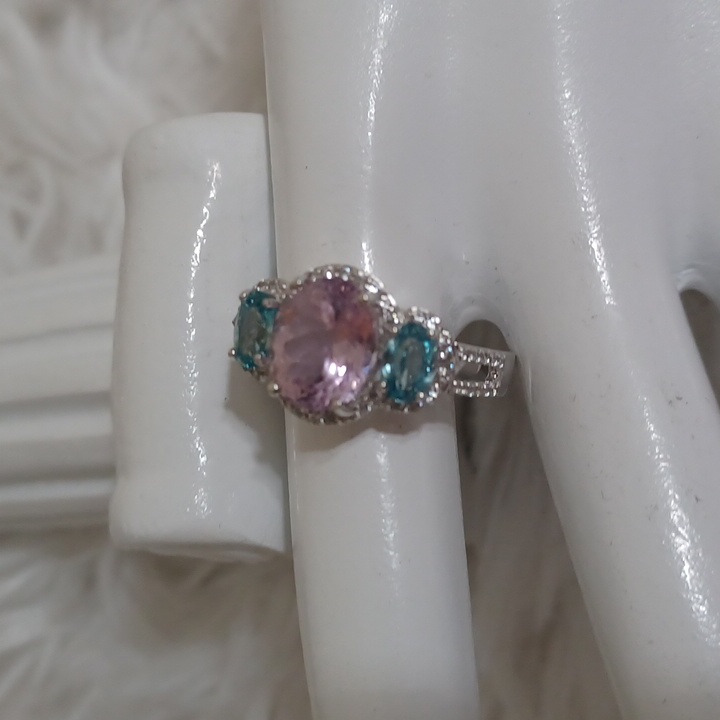 Colleen Lopez Ring Size 9 Nib 50$